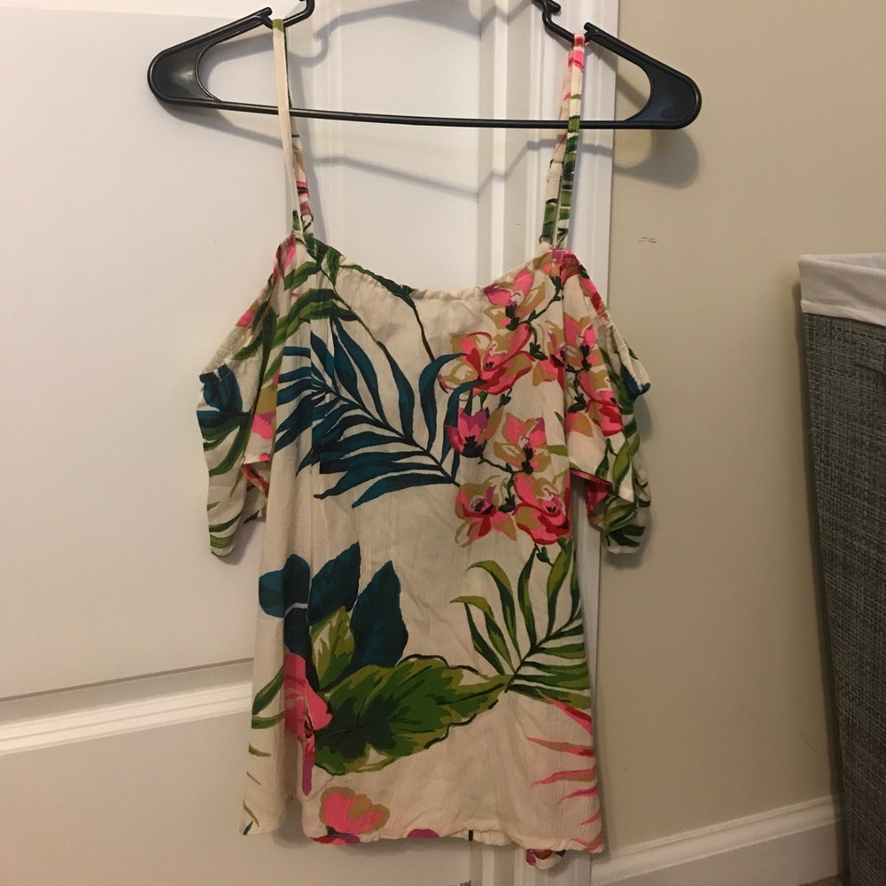 Cold shoulder top
